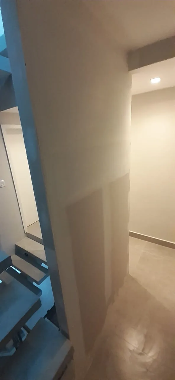 Parede em Drywall para divisão de ambiente em obra real da DRYX